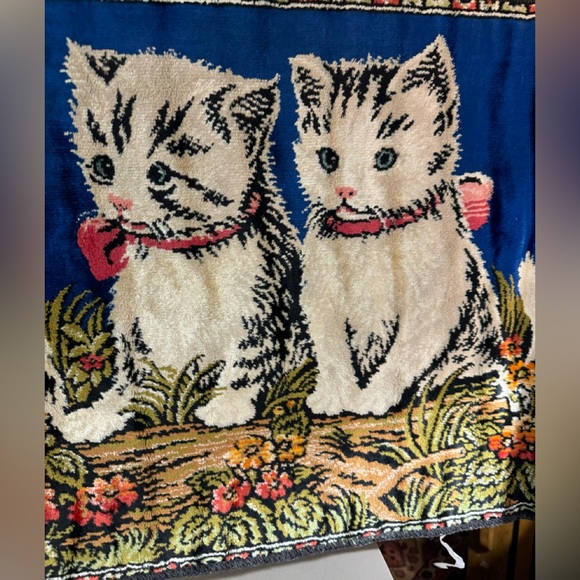 Vintage Italian White Kittens Tapestry 38”x 19” Dist.P &C Ramallah Trading Co NY - Picture 5 of 16